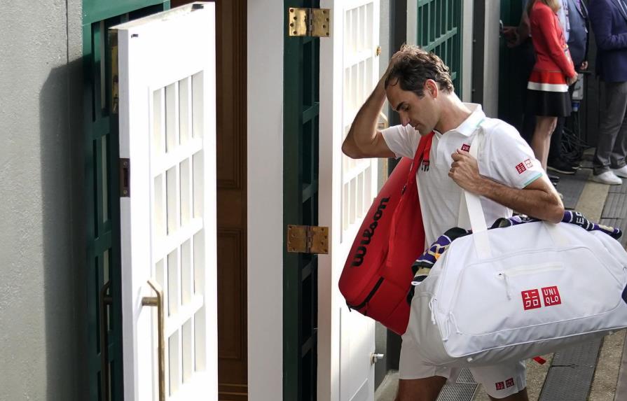 Federer se baja de Tokio por contratiempo en la rodilla