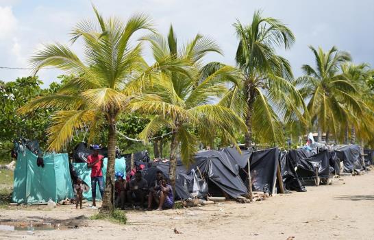 Migrantes en Necoclí piden soluciones en cumbre ministerial