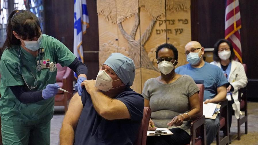 EEUU entregará vacunas contra el COVID a las farmacias