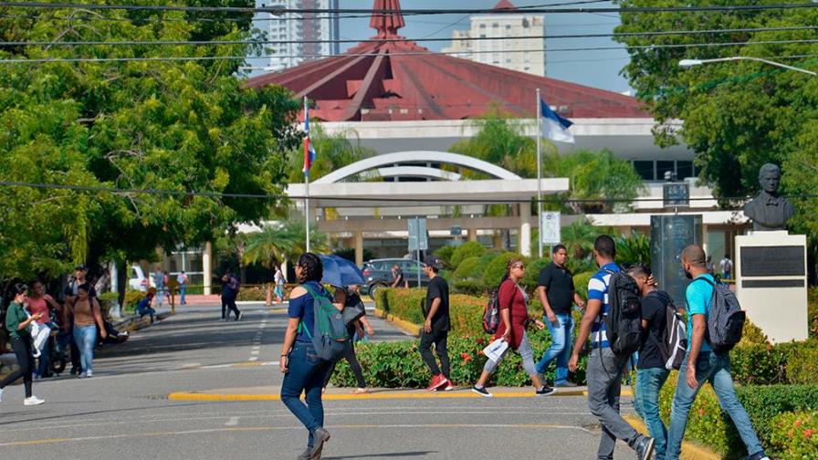 Desde hoy la UASD inició el proceso de admisión para el primer semestre del 2020 Desde hoy la UASD inició el proceso de admisión para el primer semestre del 2020