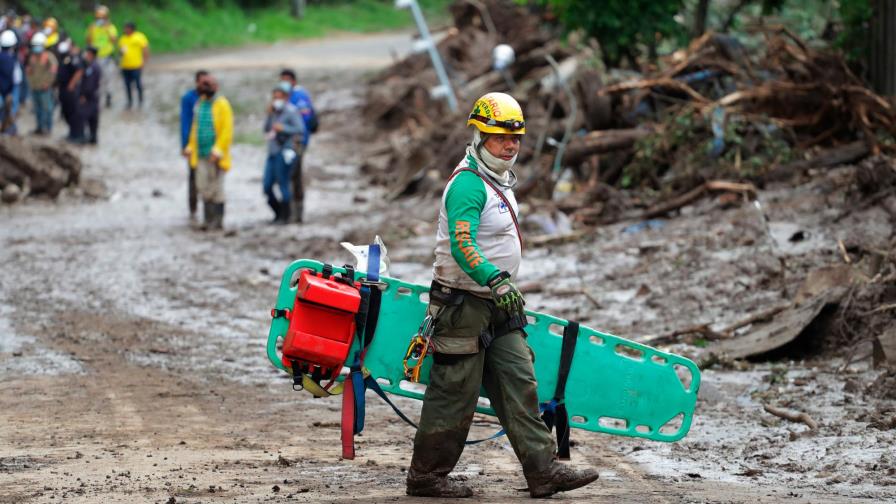Al menos 27 muertos por lluvias en El Salvador