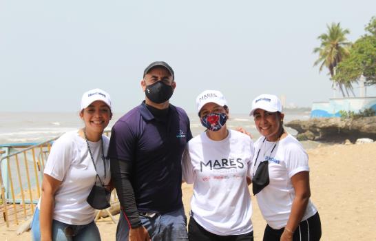 Ulises Cabrera organiza limpieza de costas