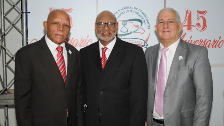 Fenacopep juramenta nuevo presidente en su 45 aniversario Fenacopep juramenta nuevo presidente en su 45 aniversario