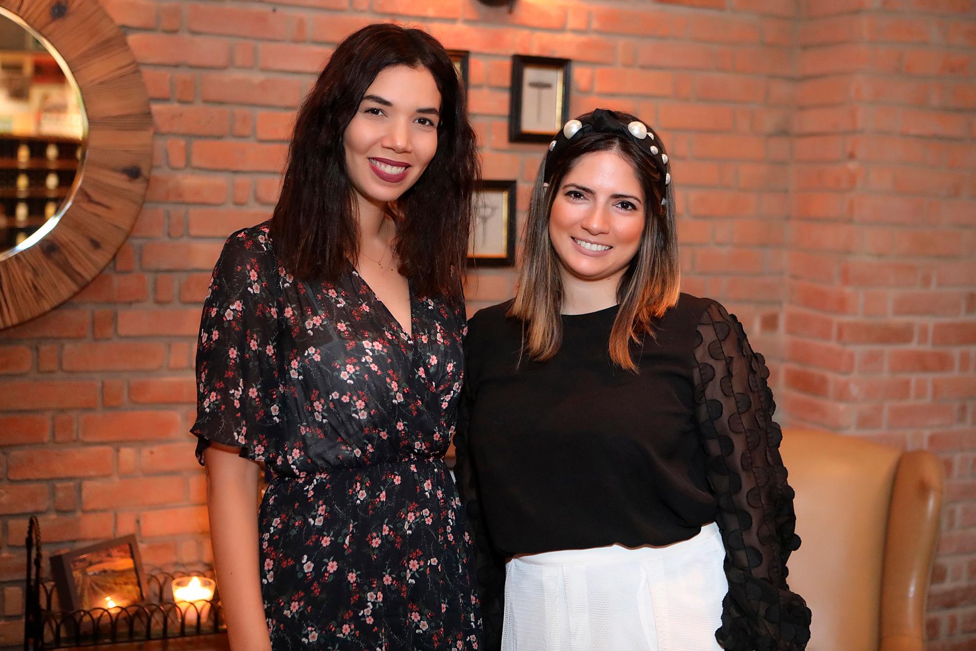 Gina Olivero y Nicole Rizek.