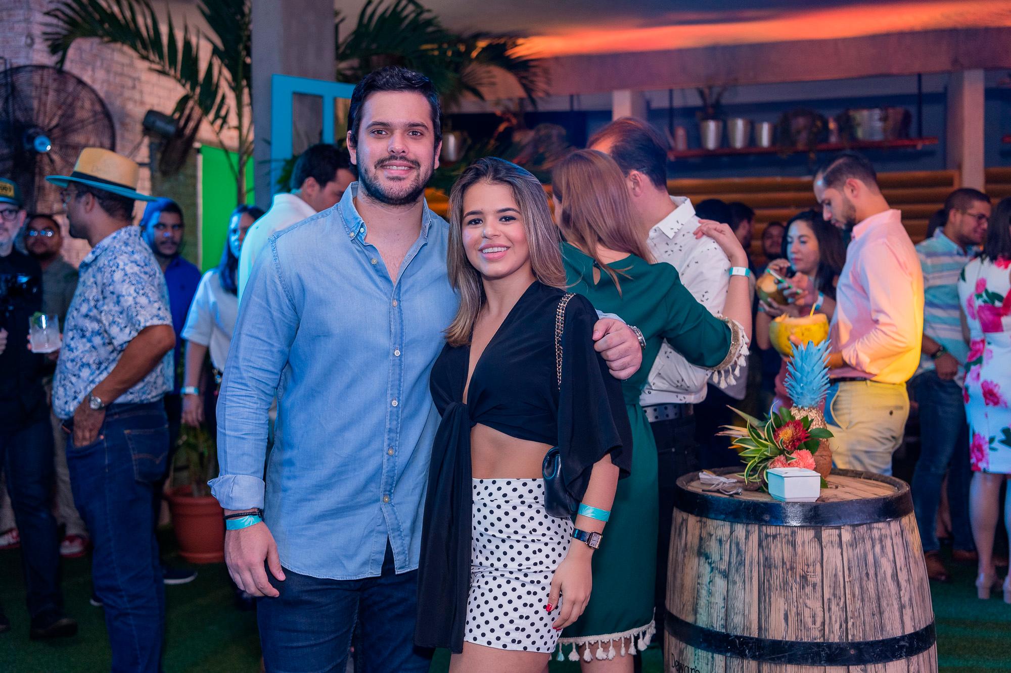 John Domínguez y Sarah Jiménez.