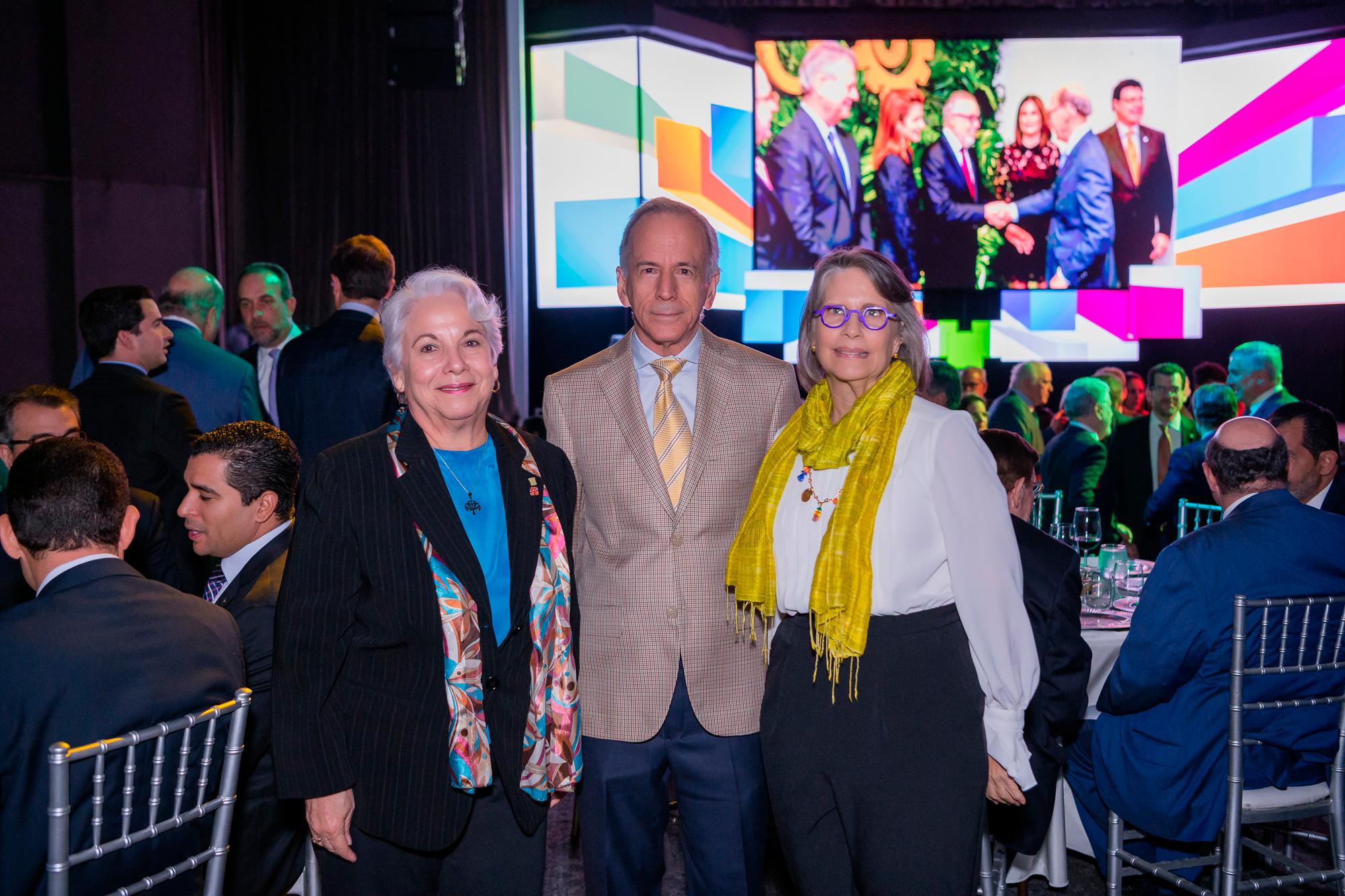 Lizzie Sánchez, Manuel Andrés Brugal y Virginia Cabral Arzeno.