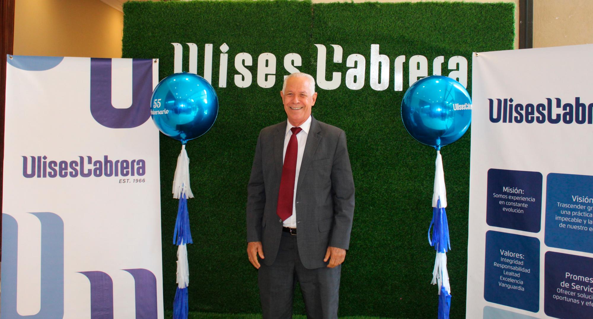 Dr. Freddy Zarzuela.