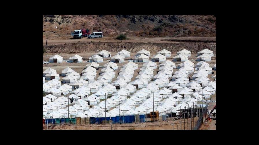 Unos 200 refugiados entran en el nuevo campo de Lesbos en primeras 24 horas