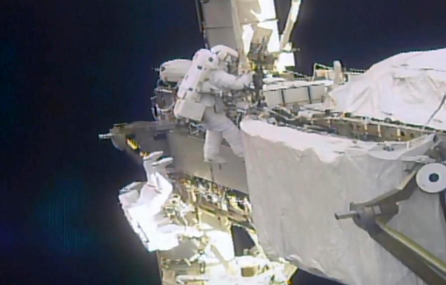 NASA busca la forma de lavar ropa de astronautas