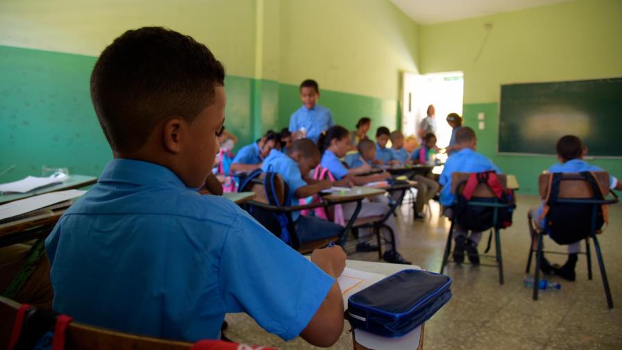 Difieren por incremento del Bono Escolar Difieren por incremento del Bono Escolar