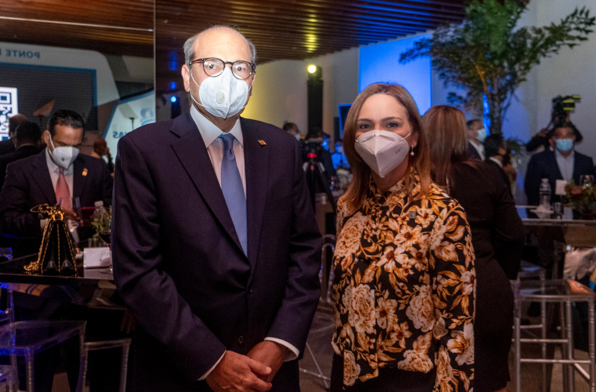 Jean Haché y Karina Souffront.