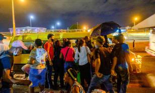 Caos y cero distanciamiento en el KM 9 de la autopista Duarte