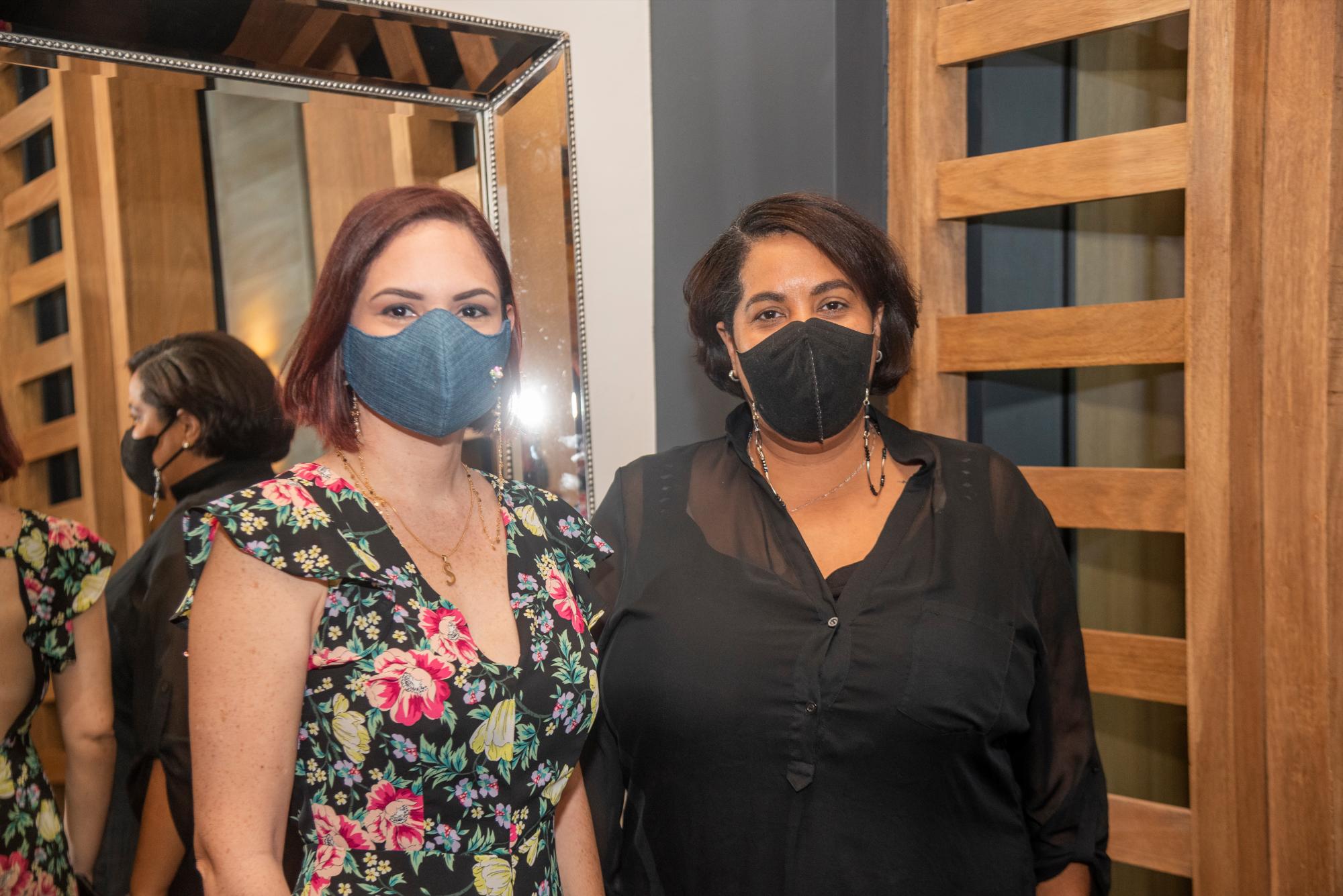 Sabrina Cruz y Denisse Valverde.