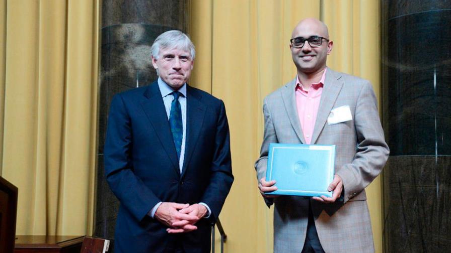 Elegías a la patria, una crítica a la egolatría de EEUU de Ayad Akhtar