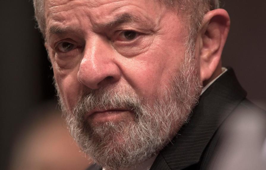 Presidente de corte suprema suspende fallo que podía liberar a Lula