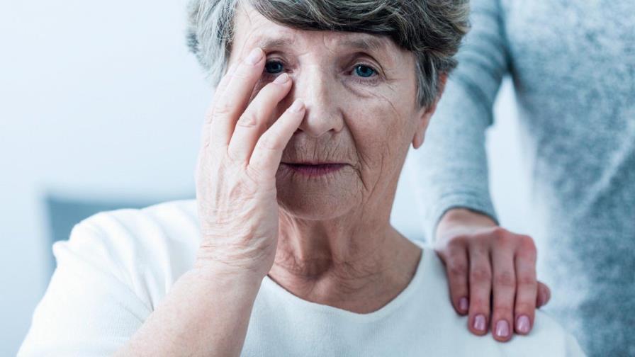 Descubren permeabilidad capilar en el cerebro que fomenta el Alzheimer