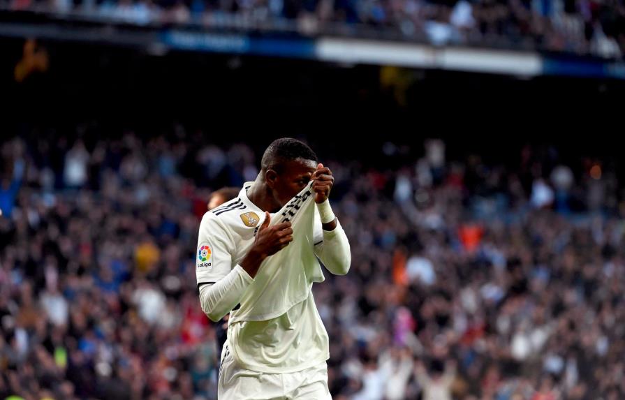 Real Madrid sale de bache con victoria ante el Valladolid