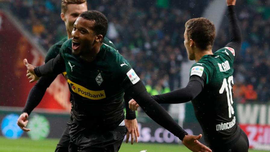 Dortmund remonta para vencer 3-2 a Bayern en clásico alemán