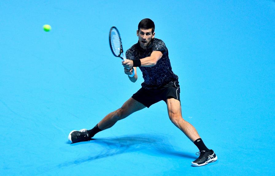 Djokovic gana contra Alexander Zverev y se acerca a semifinales del Masters