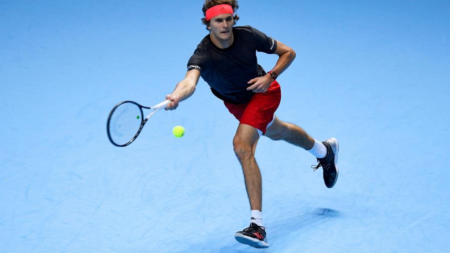 Zverev vence a Federer en semis de Copa Masters de la ATP