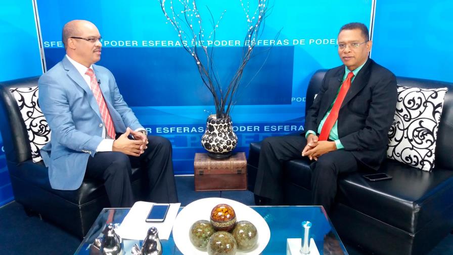 Politólogo dice el “muñeco de la reelección” se está montando