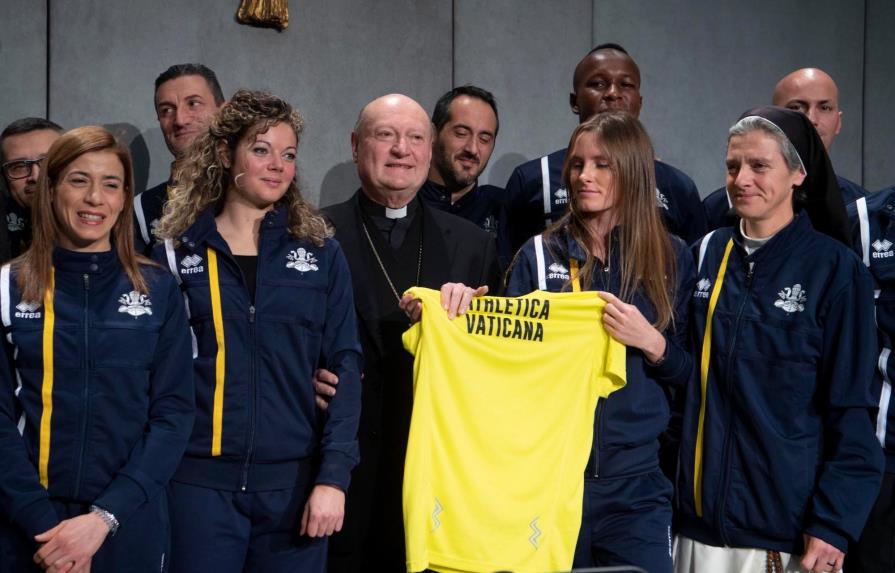 Vaticano presenta a su equipo oficial de atletismo