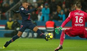 Tripletes de Cavani y Mbappé, PSG tritura 9-0 a Guingamp