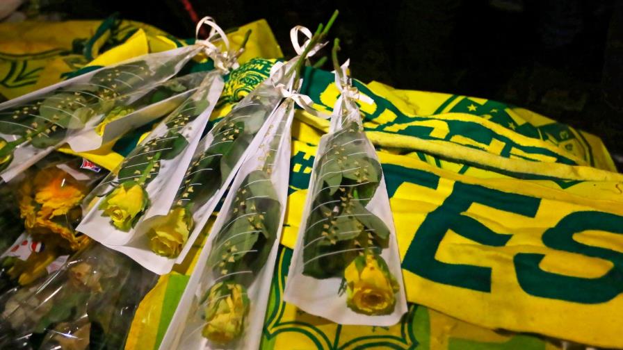 Reanudan la búsqueda del avión del futbolista argentino Sala Reanudan la búsqueda del avión del futbolista argentino Sala