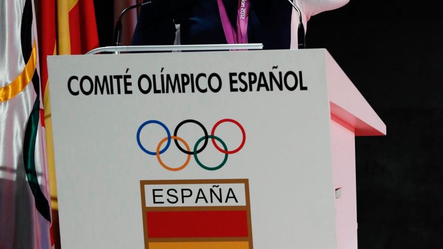 La halterófila Lydia Valentín recibe la medalla de oro de Londres-2012