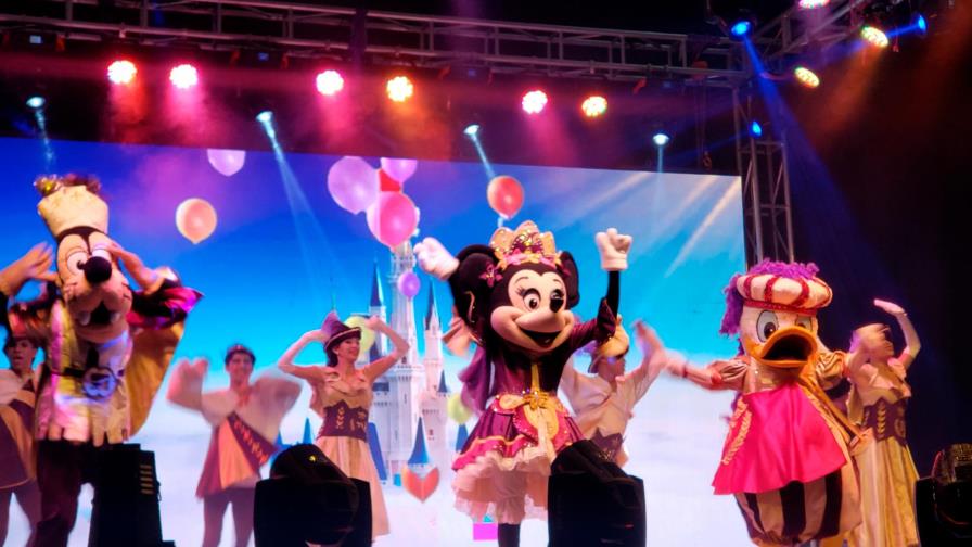 “La Gala del Reino Encantado” deleita a cientos de niñas