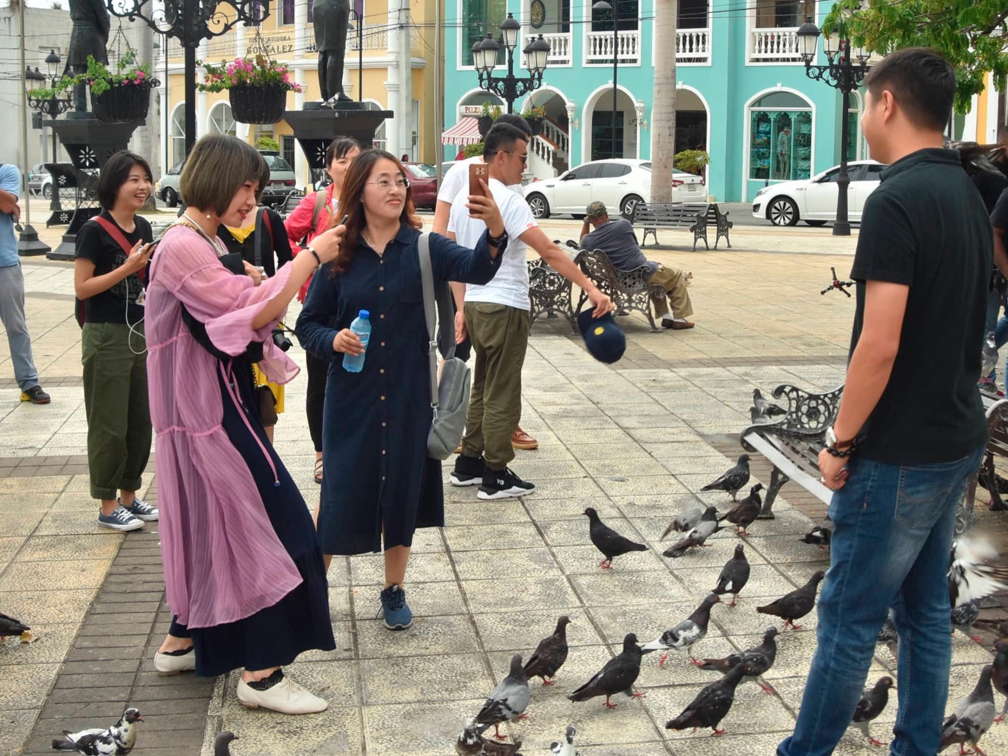 Turistas visitaron la Zona Colonial.