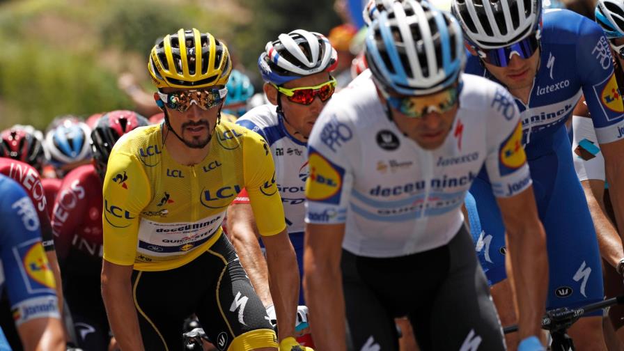 Julian Alaphilippe satisfecho:  “Mi Tour ya es un éxito”, celebra el maillot amarillo