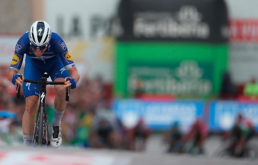 Cavagna imperial en la 19ª etapa de la Vuelta, Roglic aguanta