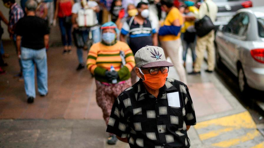 Temor a un repunte de COVID en Ecuador tras las tumultuosas fiestas de Quito