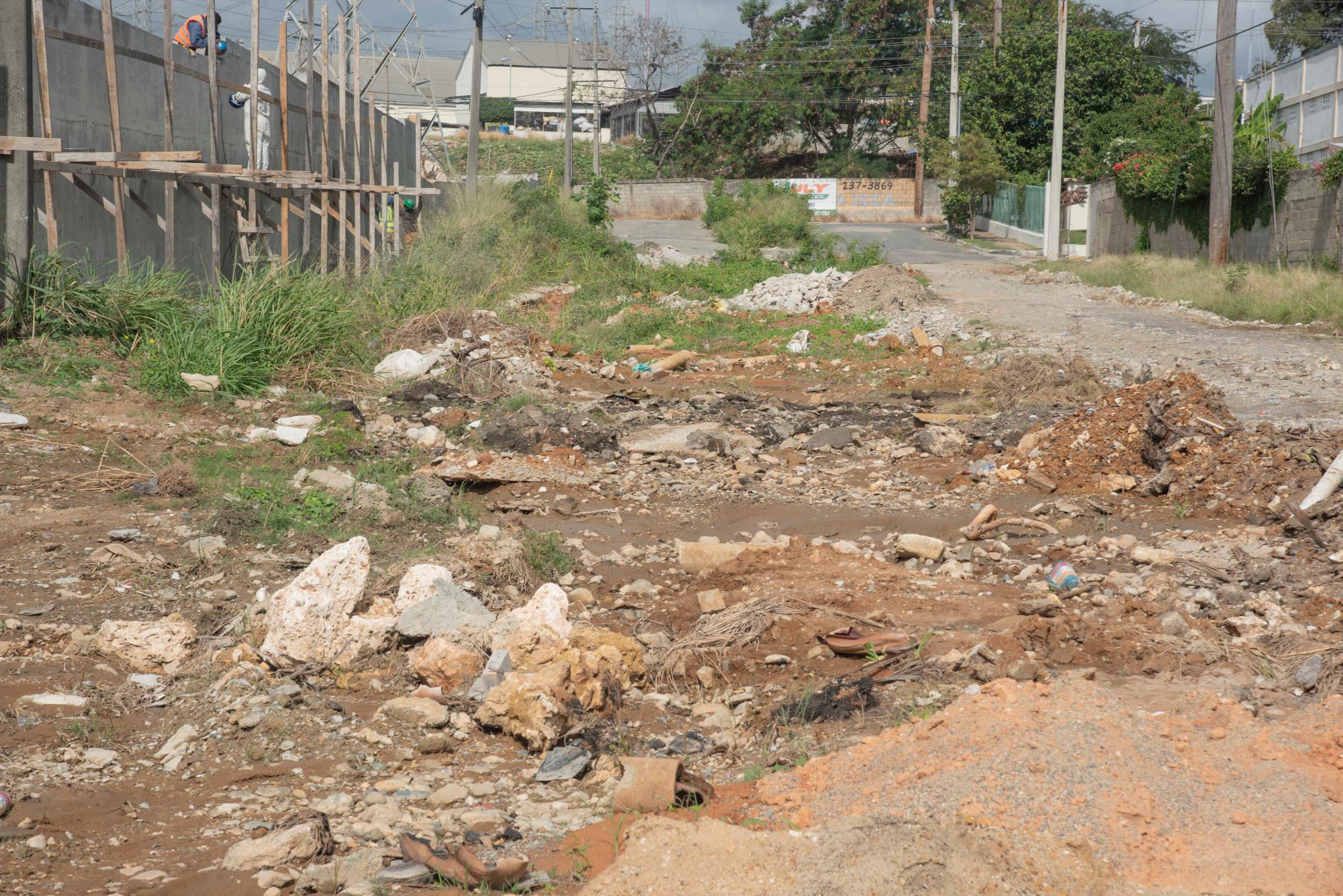 La calle C está práctimamente intransitable. 