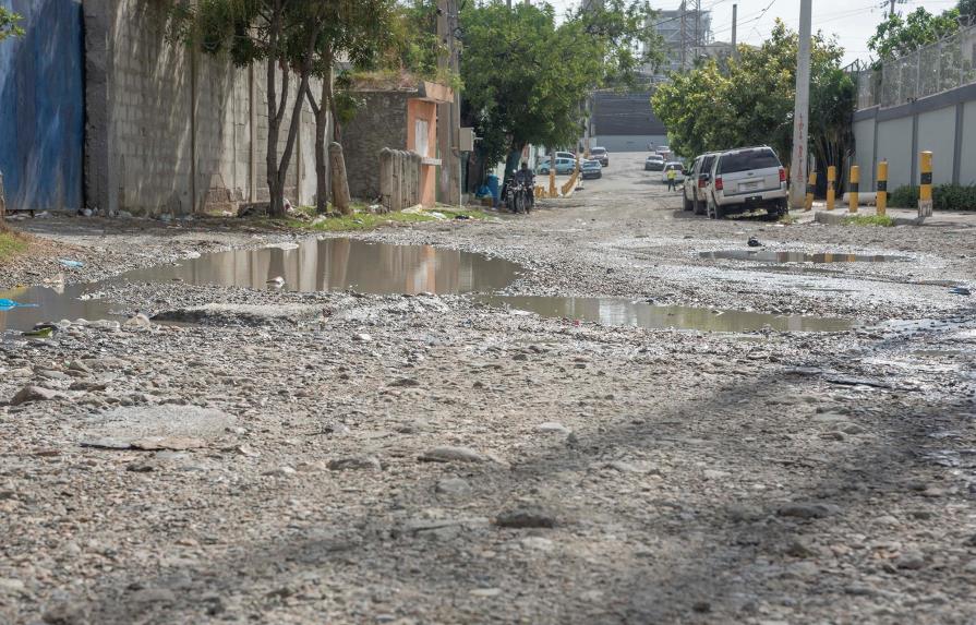 Los industriales de Haina reclaman arreglo calles