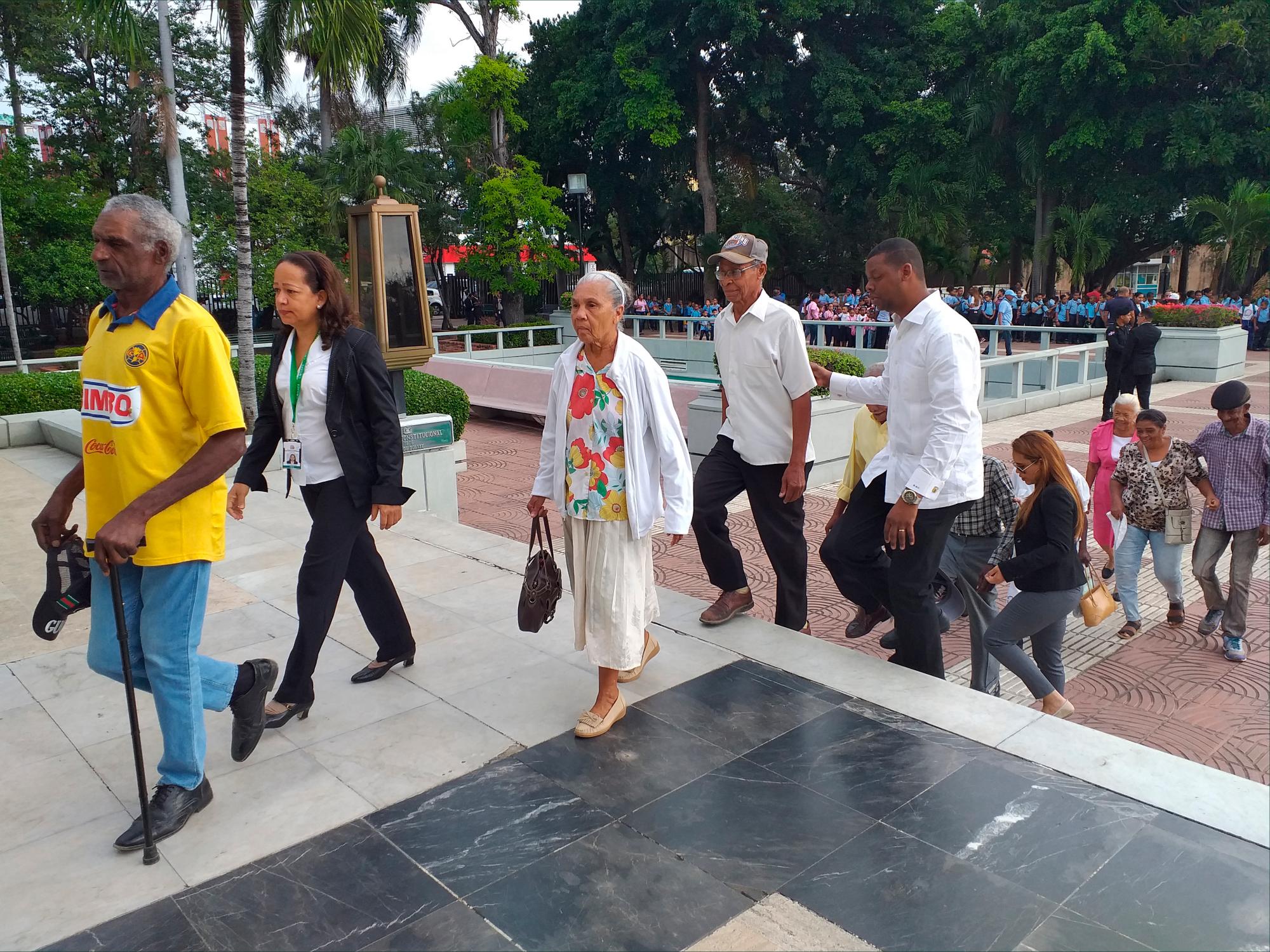 La directora destacó los logros del sector de los adultos mayores.