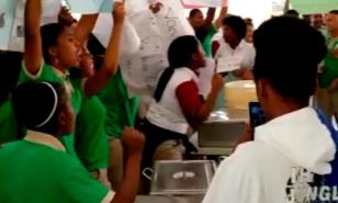 Estudiantes de politécnico de La Romana protestan por mala calidad del almuerzo escolar