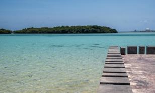 Playa de Boca Chica, bella y desierta en este Viernes Santo