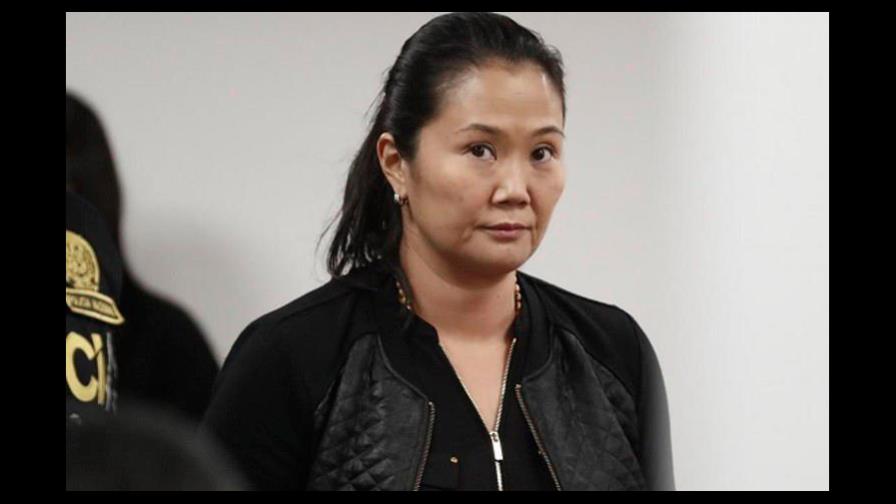 Keiko Fujimori reclama libertad para su padre por temor al coronavirus