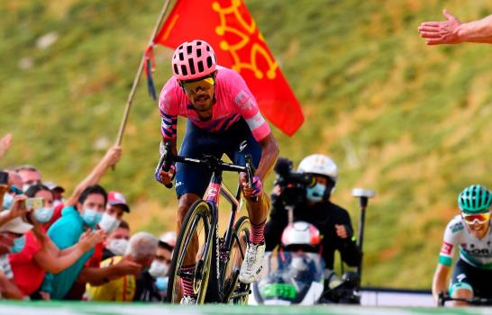 Colombiano Martínez gana etapa del Tour de Francia; Roglic saca segundos a Bernal
