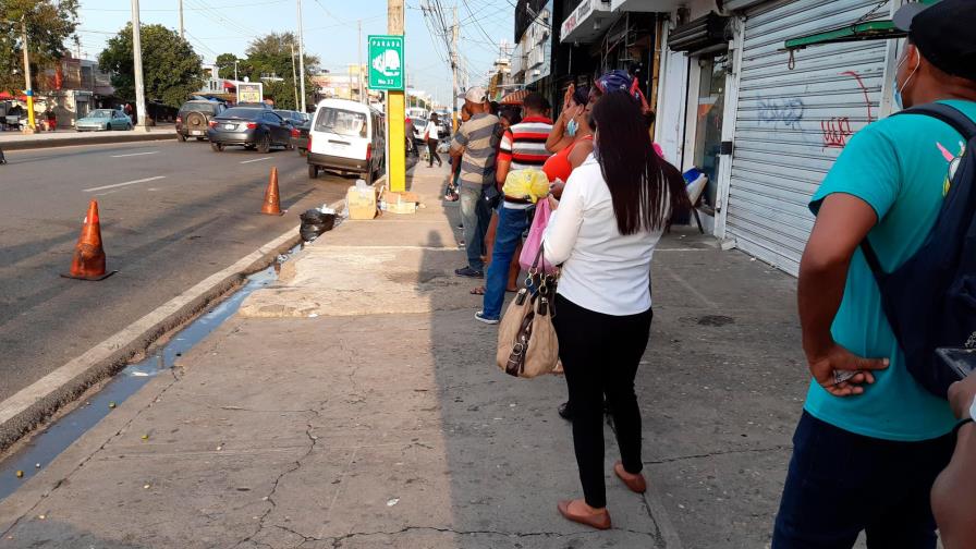 En “horas pico” de la tarde, los choferes abandonan a los pasajeros En “horas pico” de la tarde, los choferes abandonan a los pasajeros