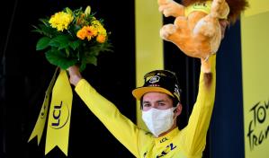 Roglic acaricia el título del Tour de Francia