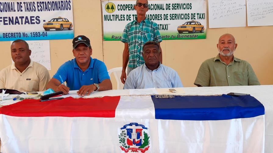 En su día, taxistas estacionarios se sienten marginados En su día, taxistas estacionarios se sienten marginados