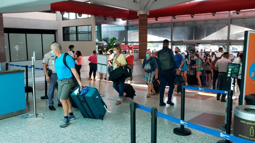 En tres meses casi medio millón de pasajeros se movilizan por aeropuertos de Aerodom