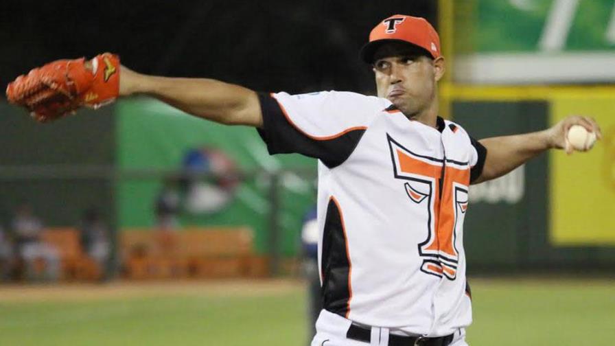 Tigres del Licey contratan a Raúl Valdés