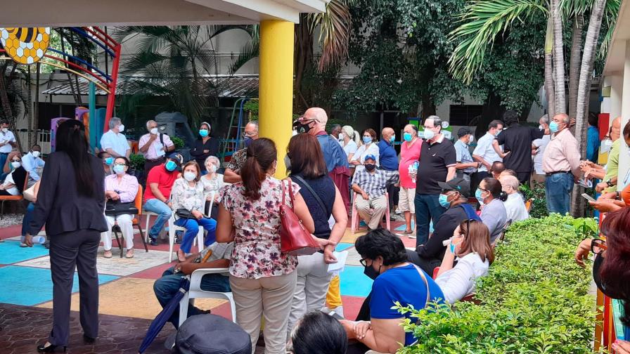 Colegio Médico sugiere organizar mejor la logística para la vacunación