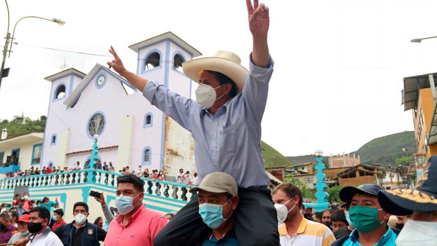 El ultraizquierdista Castillo va ganando elecciones en Perú, donde nadie alcanza un 20% del electorado El ultraizquierdista Castillo va ganando elecciones en Perú, donde nadie alcanza un 20% del electorado