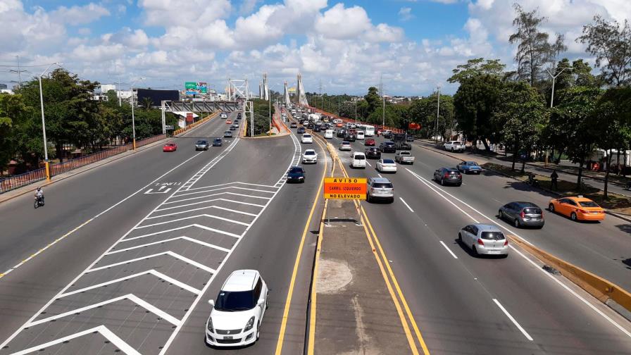 Tránsito fluye más ágil hoy por el puente Juan Bosch en víspera de su interveción Tránsito fluye más ágil hoy por el puente Juan Bosch en víspera de su interveción