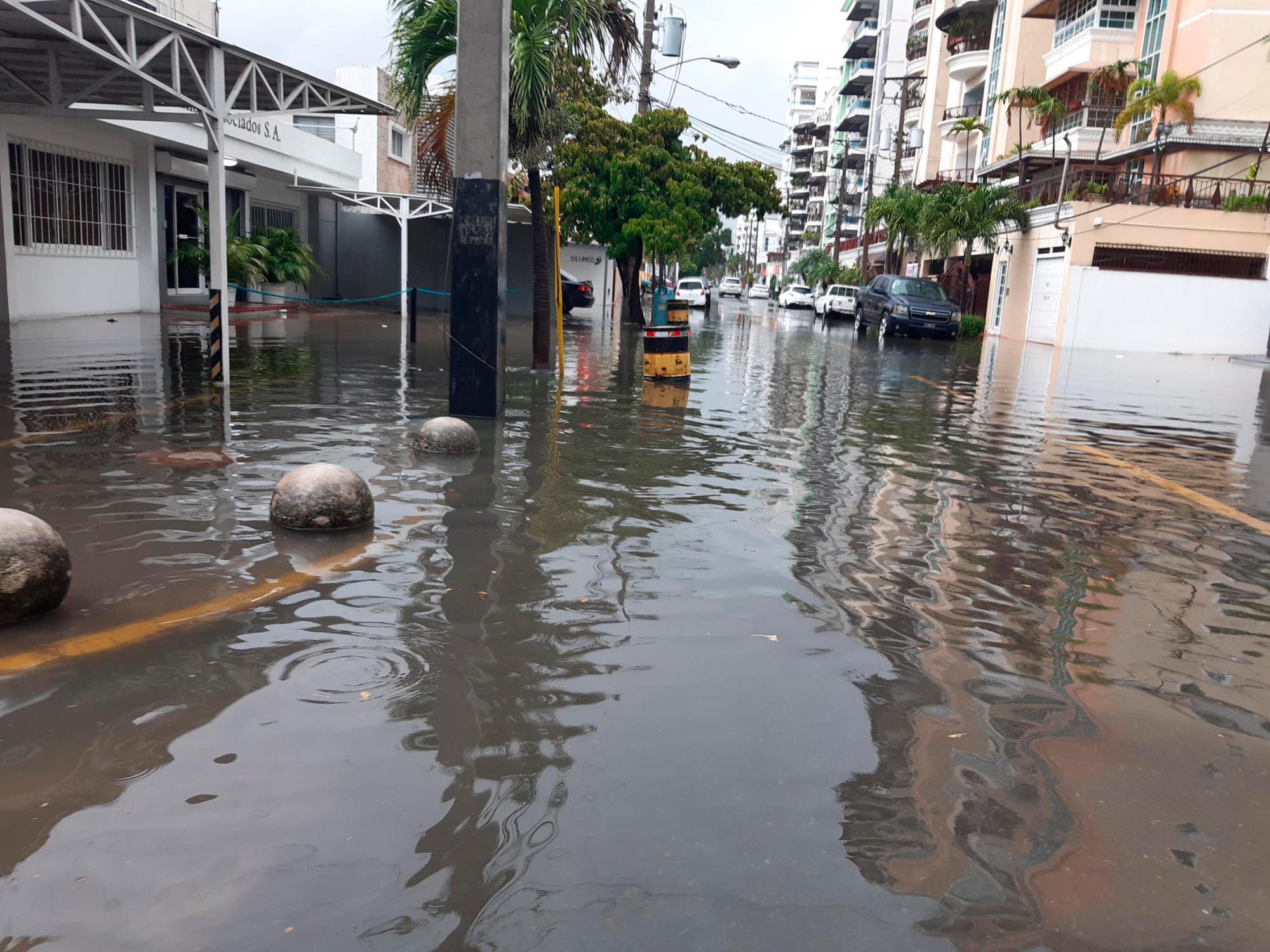 Otro charco en la ciudad de Santo Domingo.